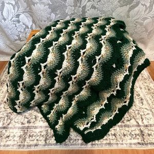 Vintage Green Scalloped Crochet Blanket